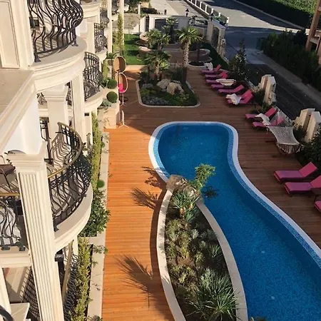A&a Luxus Apartament 200 M From Sea Apartmán *