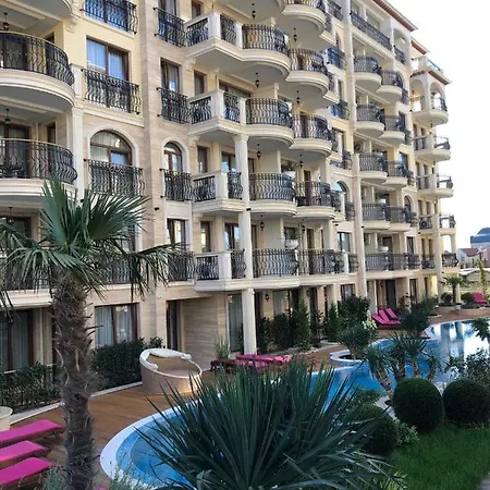 A&a Luxus Apartament 200 M From Sea