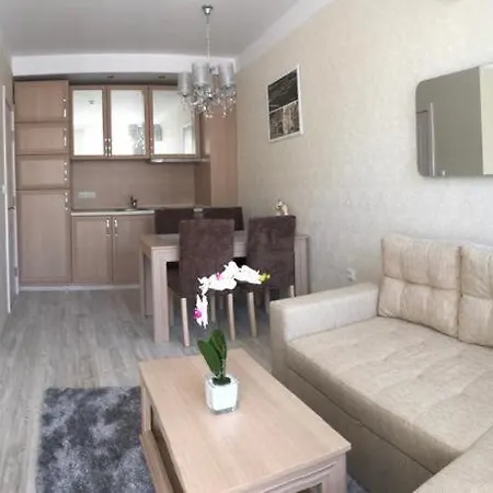 A&a Luxus Apartament 200 M From Sea Apartmán *