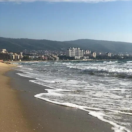 A&a Luxus Apartament 200 M From Sea